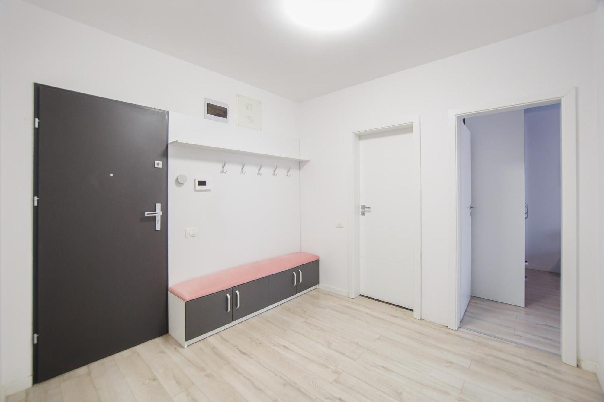 Pinky Black Escape Oradea Buitenkant foto